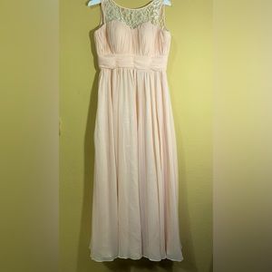 Beautiful party dress ! I only wore it once,  and it's adjustable on the back